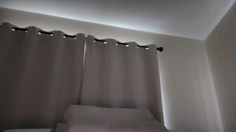 Snapshot of handsomeone6969 chatting on February 16, 2:00 am Handsomeone6969 online show from February 16, 2:00 am