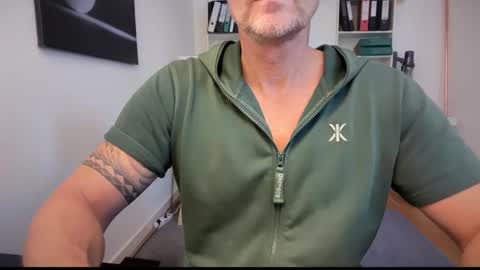 hanky online show from October 14, 11:06 am