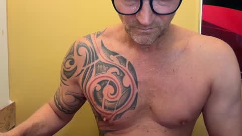 hanky online show from December 4, 7:39 am