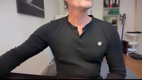 hanky online show from October 15, 12:35 pm