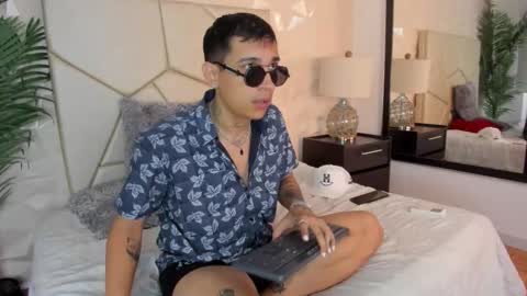  Happy Boy  online show from December 15, 11:40 am