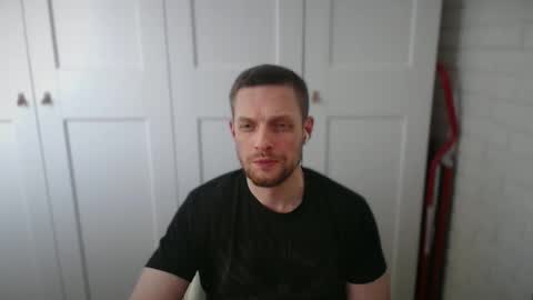 happyvelvetpaw online show from April 12, 10:49 am