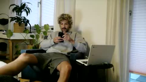 Snapshot of hard_out_here chatting on October 5, 4:11 pm Chris online show from October 5, 4:11 pm