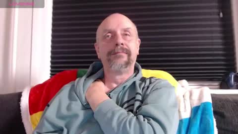 MrLazy online show from December 11, 6:37 pm