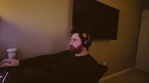 Tom online show from December 9, 10:15 pm