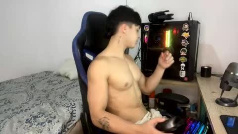 Snapshot of harry_p01 chatting on January 3, 4:22 am harry_p01 online show from January 3, 4:22 am