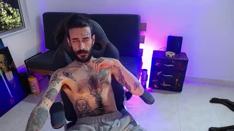 OMAR online show from December 15, 4:09 am