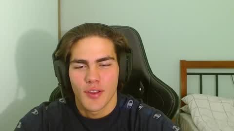 harryking1 online show from October 3, 8:14 pm