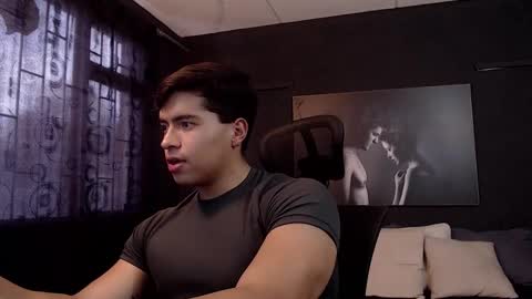 hat_guy01 online show from February 23, 8:43 pm