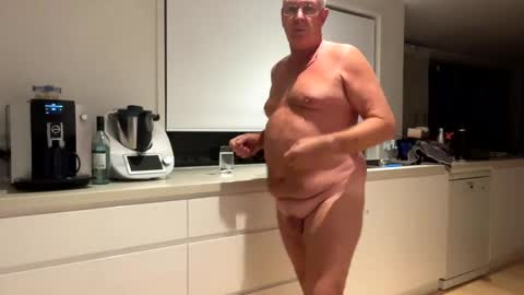 h babe online show from December 10, 6:28 pm