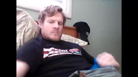 Snapshot of heags83 chatting on February 21, 6:04 pm heags83 online show from February 21, 6:04 pm