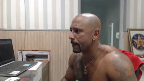 hebertgomes online show from April 17, 3:42 am