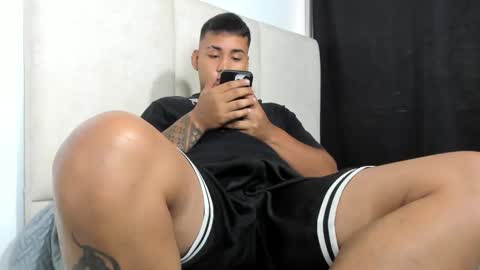 Snapshot of hector_18_ chatting on September 19, 8:30 pm 18 online show from September 19, 8:30 pm