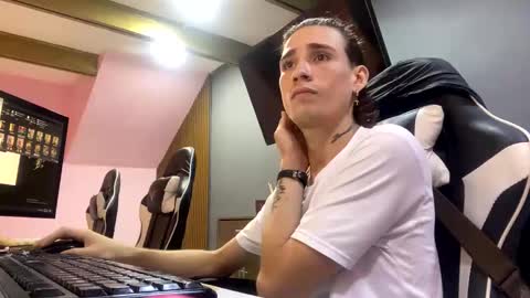 Snapshot of hell_boy66 chatting on January 26, 10:57 pm Eros online show from January 26, 10:57 pm