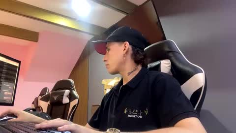 Snapshot of hell_boy66 chatting on January 23, 3:43 pm Eros online show from January 23, 3:43 pm