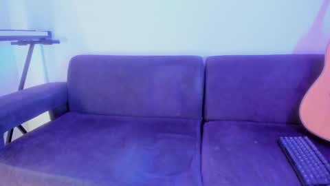 henrik_senn online show from December 5, 1:02 am