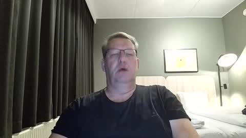 henrikrp1971 online show from November 17, 10:35 pm