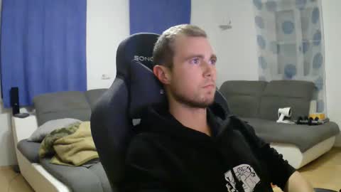 John Pearl online show from December 13, 8:15 pm