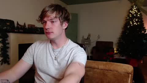 Snapshot of hercules__ chatting on December 26, 6:52 am Gregblonde Alextattoo online show from December 26, 6:52 am