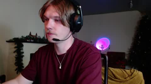 Snapshot of hercules__ chatting on January 27, 2:46 pm Gregblonde Alextattoo online show from January 27, 2:46 pm