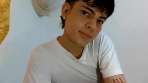 valentin 123 online show from May 17, 9:33 pm