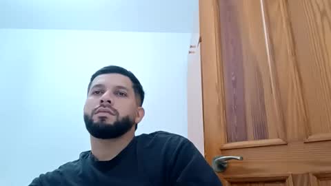 hetero_caliente89 online show from October 2, 6:45 pm