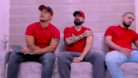 heteros men online show from January 25, 1:30 pm