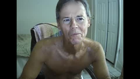 Snapshot of hewes1 chatting on October 20, 9:57 am hewes1 online show from October 20, 9:57 am