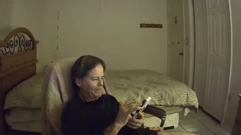 hewes1 online show from February 4, 11:05 am