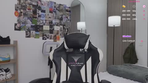 hey_cesard online show from November 5, 3:36 pm