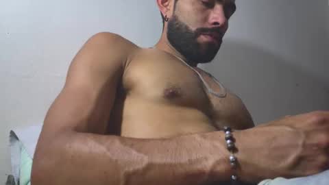 hideonbush online show from April 11, 3:04 pm