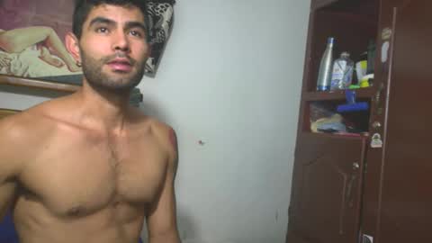 hideonbush online show from February 1, 10:41 pm