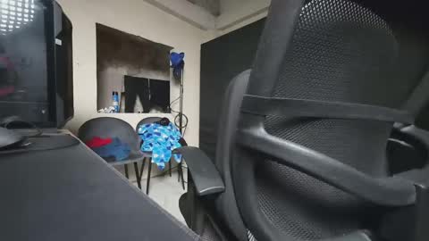 hombre_lindo online show from December 26, 6:22 pm