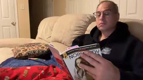 honey_man14 online show from December 18, 3:24 am