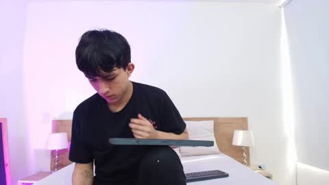 hoot_booys_ online show from March 23, 8:37 pm