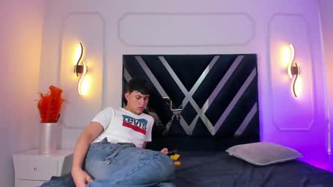 hoot_booys_ online show from February 26, 8:32 pm