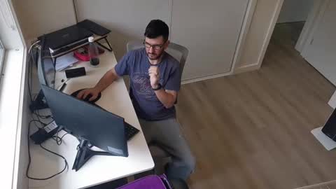 hopefulguy86 online show from October 2, 3:54 am