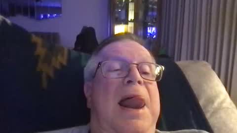 horndog online show from December 19, 8:00 am