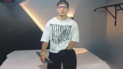 horny_nick18 online show from March 9, 1:38 pm