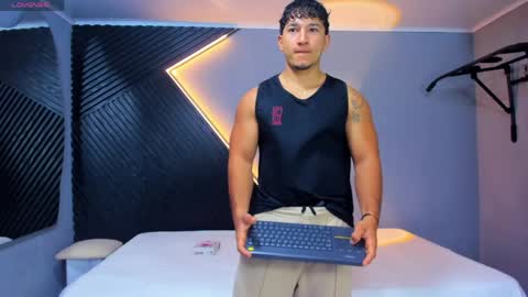 horny_nick18 online show from April 13, 4:18 pm