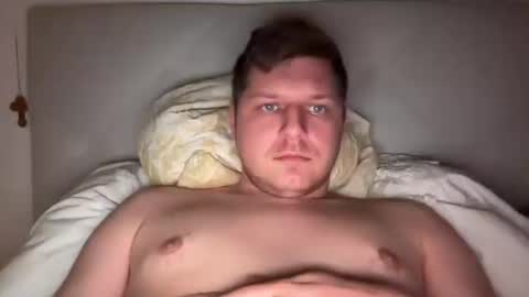 hornyboy95300 online show from December 17, 4:53 pm