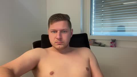 hornyboy95300 online show from October 26, 12:51 pm