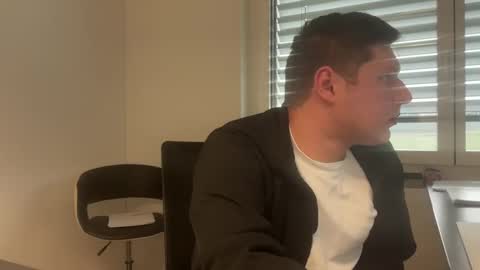 hornyboy95300 online show from February 20, 10:05 am