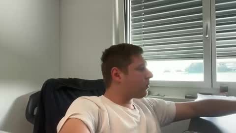 hornyboy95300 online show from October 10, 9:47 am