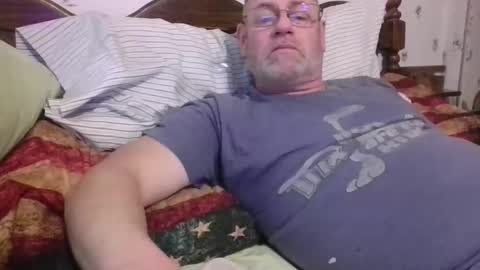 Snapshot of hornyt1me chatting on January 18, 8:19 pm read my profile online show from January 18, 8:19 pm