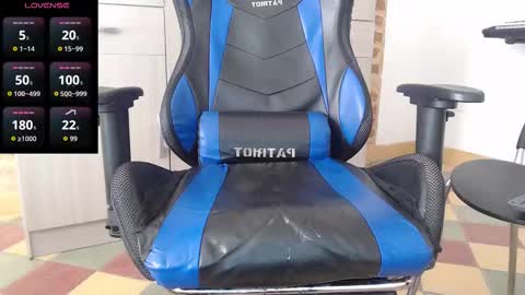 horse_man2 online show from February 11, 1:05 pm