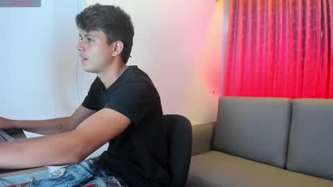 hospick_white online show from November 14, 7:04 pm