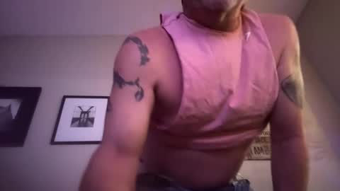 hoss43040 online show from December 20, 1:24 am