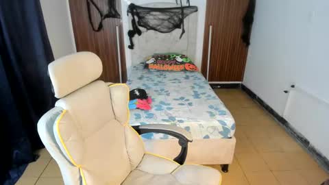 hot bunny online show from November 11, 3:44 am