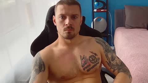 hot_cap_77 online show from May 24, 1:28 pm